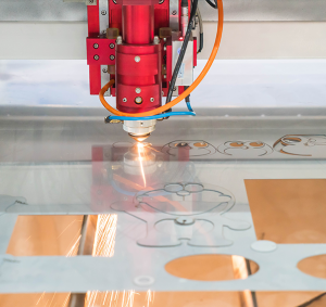 Corte Laser  Tamanho Máximo: 1x 1,2m    