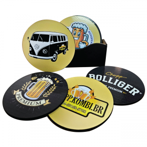 Kit Caixinha com 6 Bolachas Porta Copo Mdf 3mm adesivado 9cm Impressão colorida frente Adesivo vinil brilho Corte à laser 